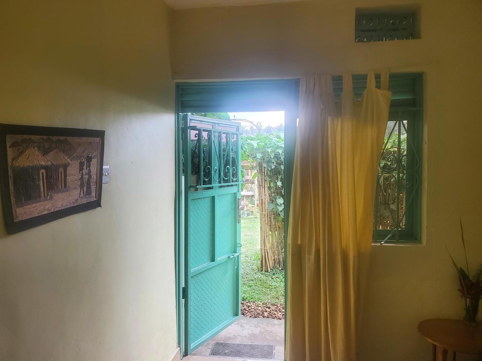 Gaia Eco Hub Bnb Fort Portal Luaran gambar