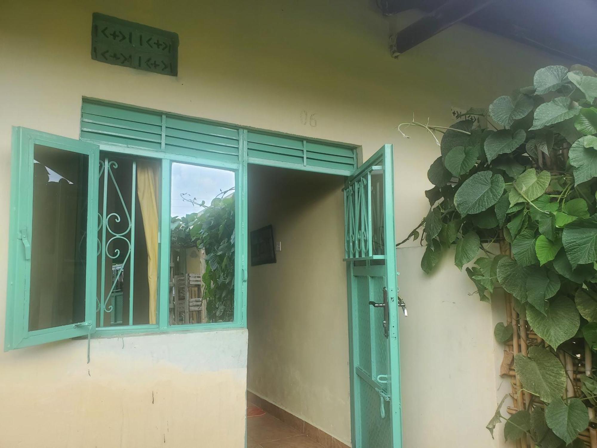 Gaia Eco Hub Bnb Fort Portal Luaran gambar